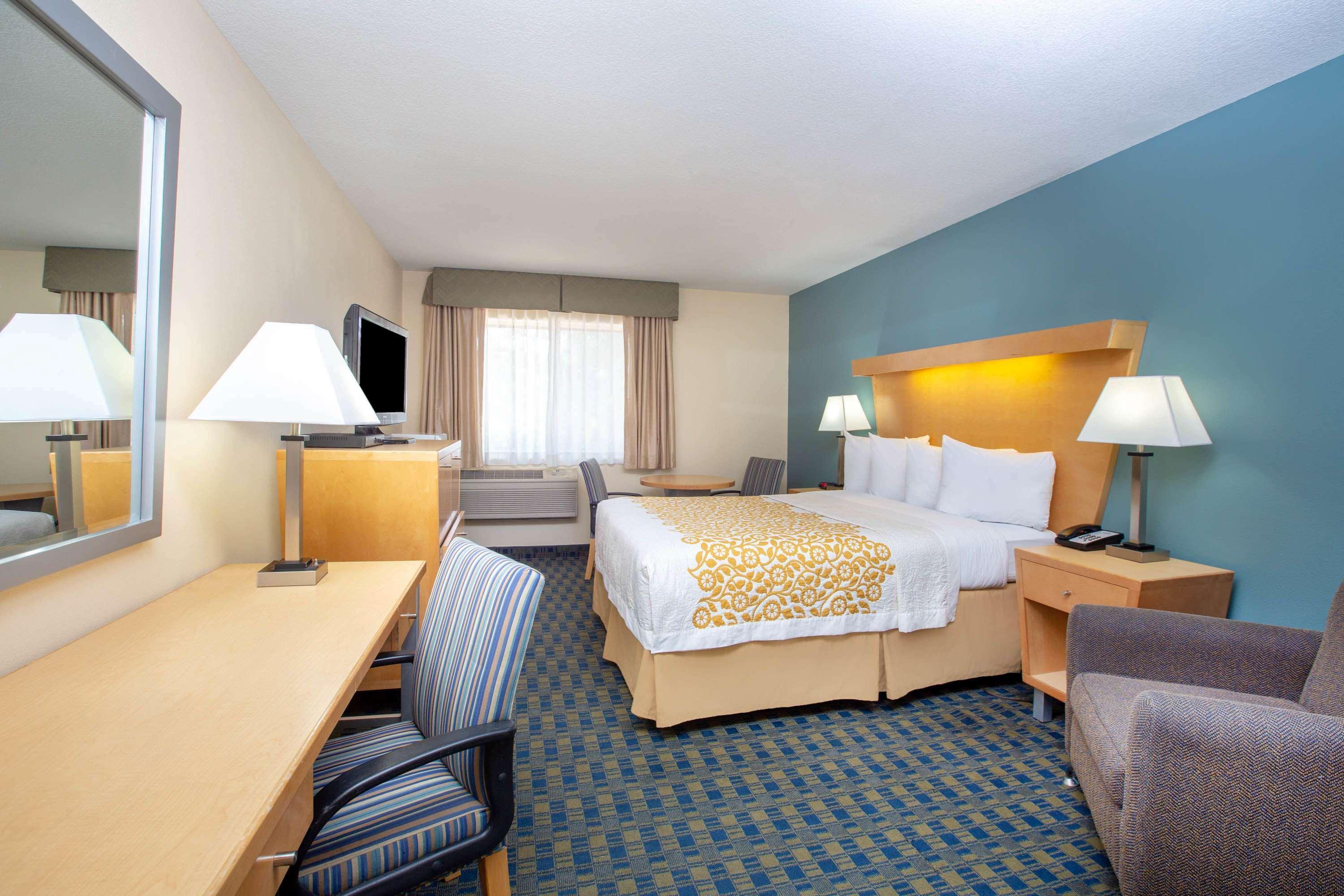 Days Inn By Wyndham Woodland Dış mekan fotoğraf