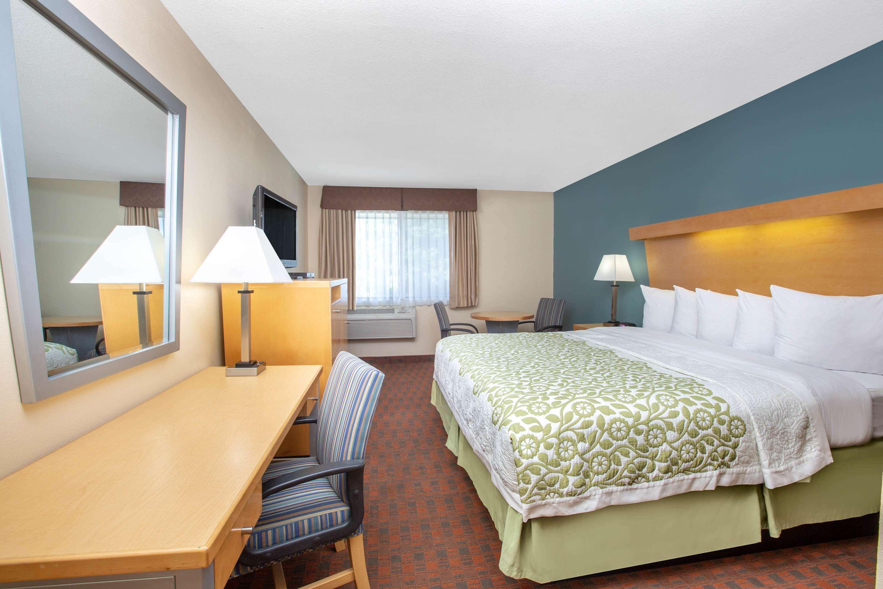 Days Inn By Wyndham Woodland Dış mekan fotoğraf