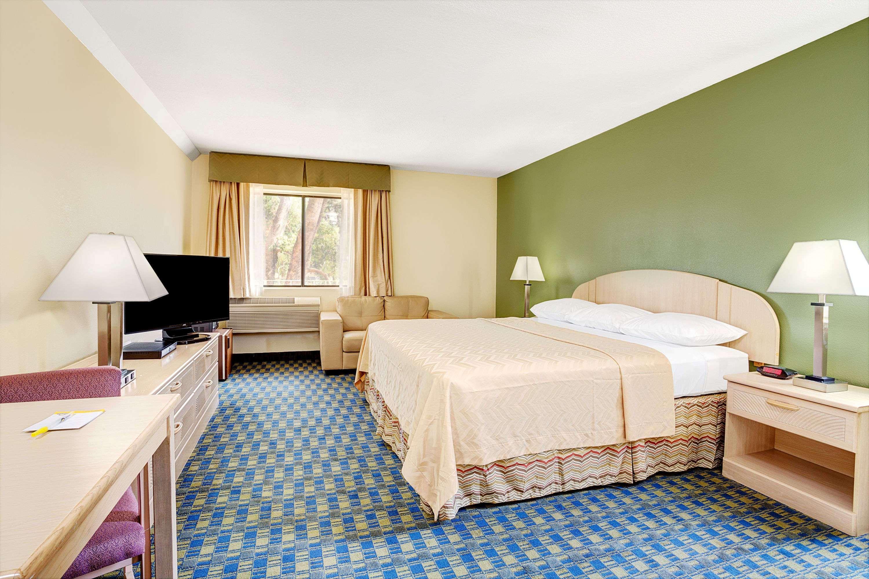 Days Inn By Wyndham Woodland Dış mekan fotoğraf