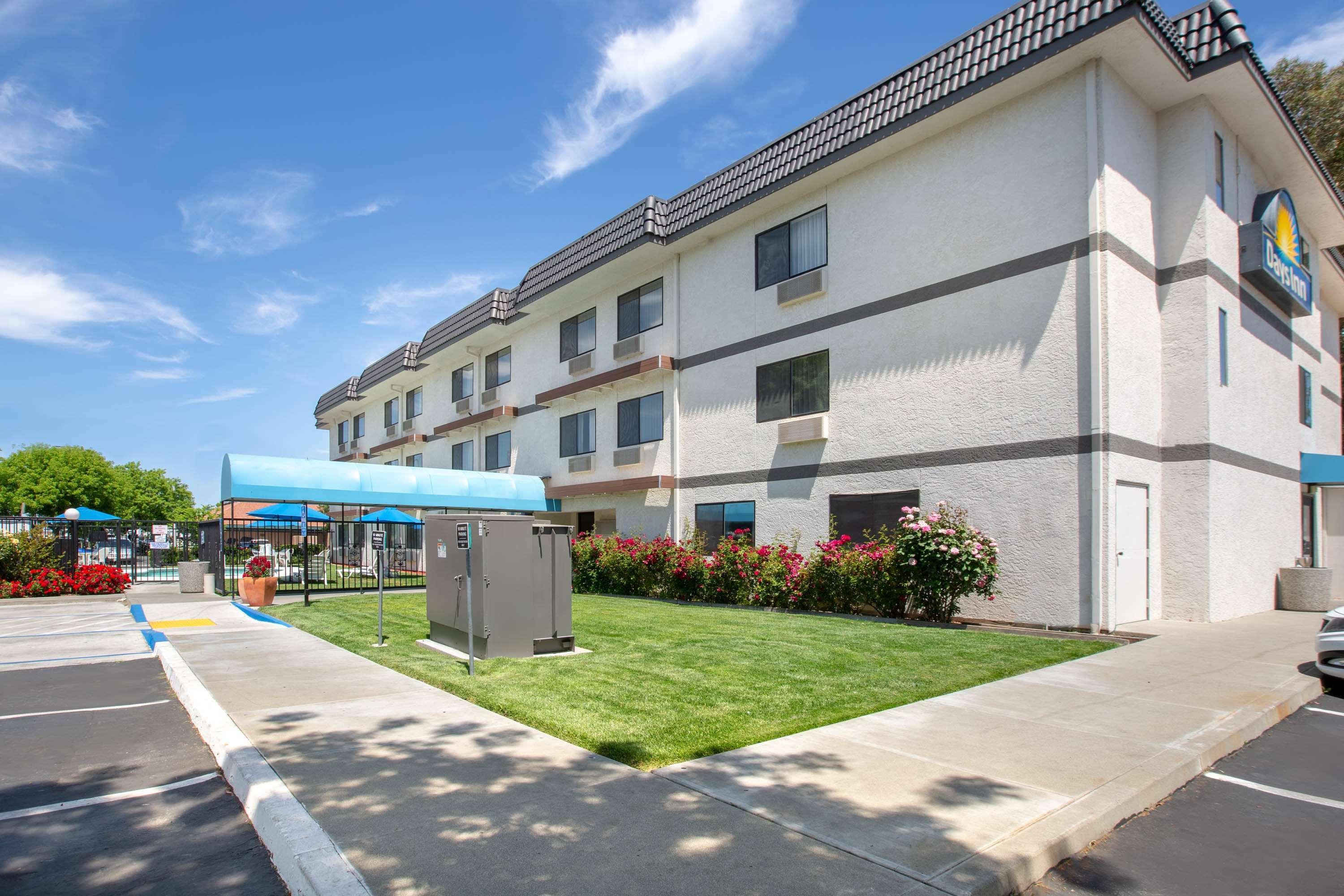 Days Inn By Wyndham Woodland Dış mekan fotoğraf