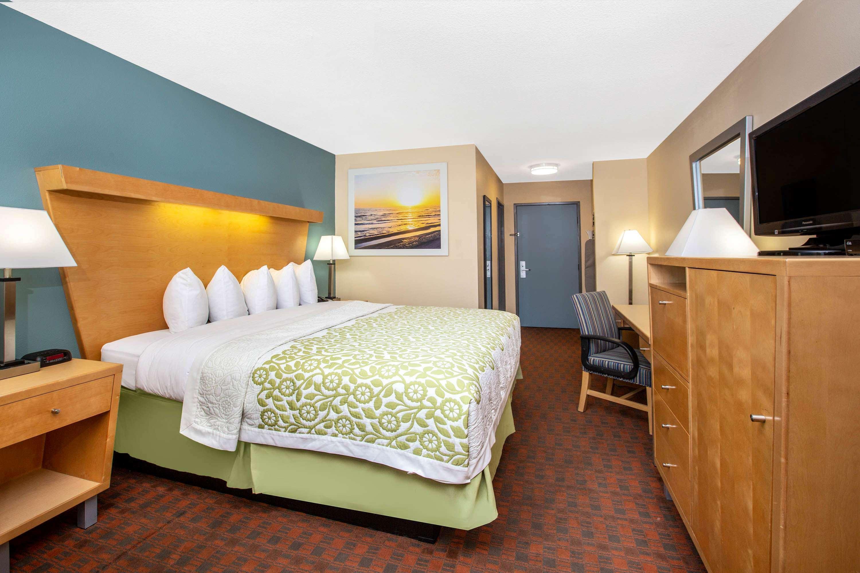 Days Inn By Wyndham Woodland Dış mekan fotoğraf