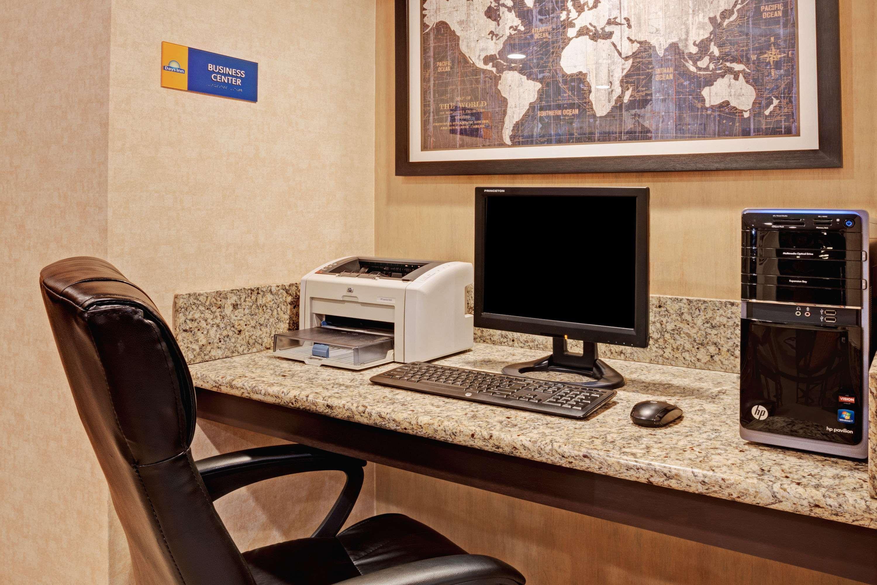 Days Inn By Wyndham Woodland Dış mekan fotoğraf
