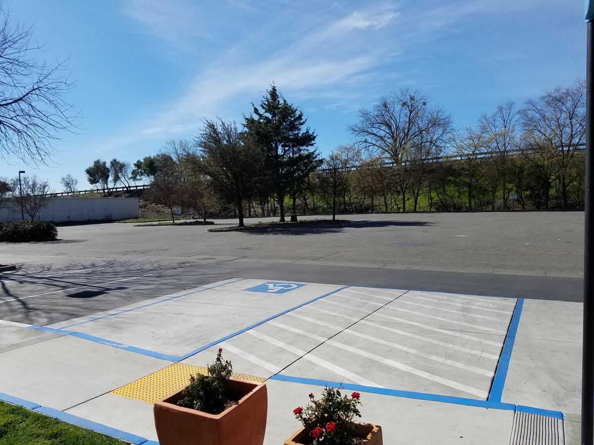 Days Inn By Wyndham Woodland Dış mekan fotoğraf